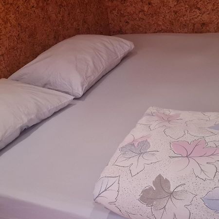 Центр, Євгена Коновальця, 3 Apartment ลุตสกาย ภายนอก รูปภาพ