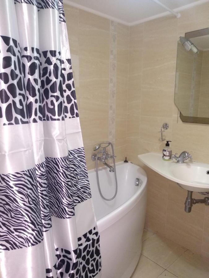 Центр, Євгена Коновальця, 3 Apartment ลุตสกาย ภายนอก รูปภาพ