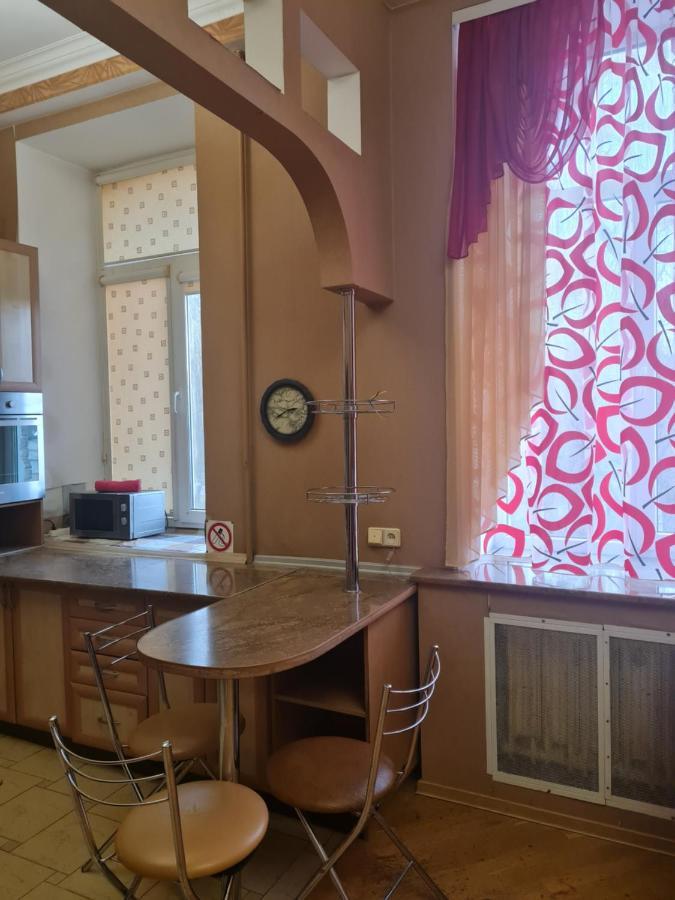 Центр, Євгена Коновальця, 3 Apartment ลุตสกาย ภายนอก รูปภาพ