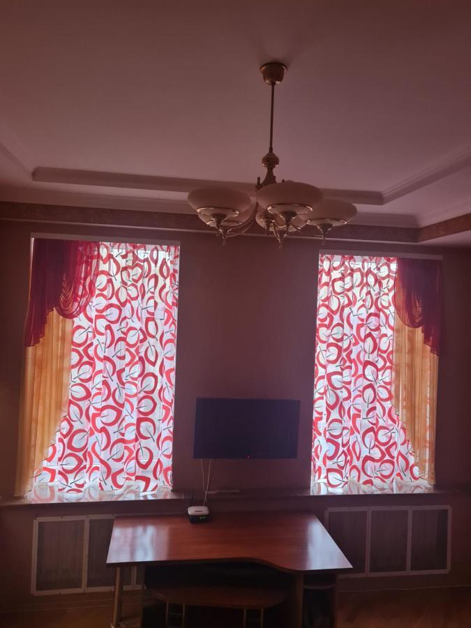 Центр, Євгена Коновальця, 3 Apartment ลุตสกาย ภายนอก รูปภาพ
